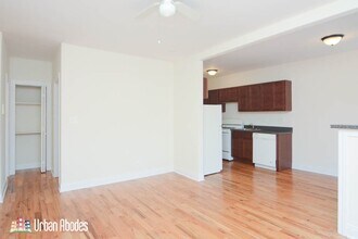 625 W Cornelia Ave, Unit A09C in Chicago, IL - Foto de edificio - Building Photo