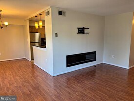 6966 Hanover Pkwy in Greenbelt, MD - Building Photo