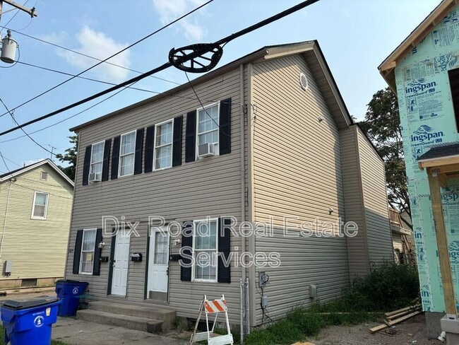 829 Maple Ave
