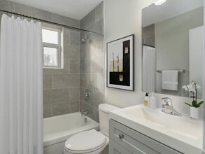 25 Nash Road N in Hamilton, ON - Building Photo - Building Photo