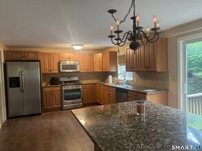 49 Cliffside Dr in Manchester, CT - Building Photo - Building Photo