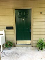 2235 Old Hamilton Pl