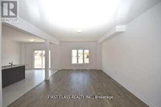 71 Wheatfield Rd in Barrie, ON - Building Photo - Building Photo