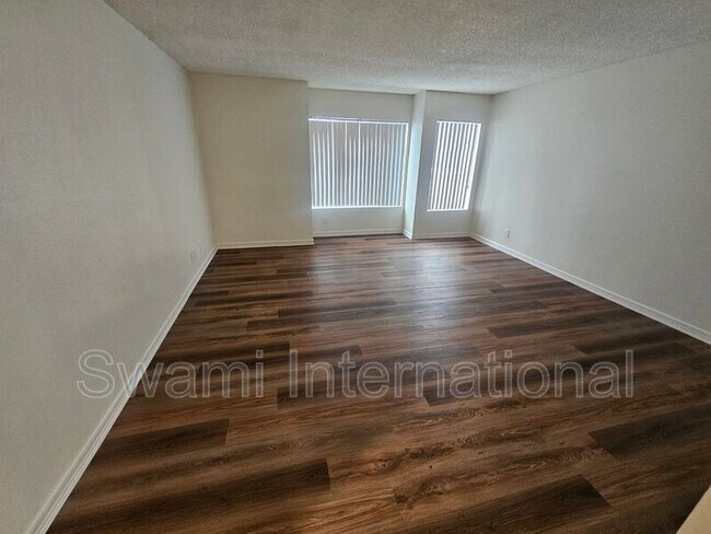 926 Wilmington Blvd in Los Angeles, CA - Building Photo - Building Photo