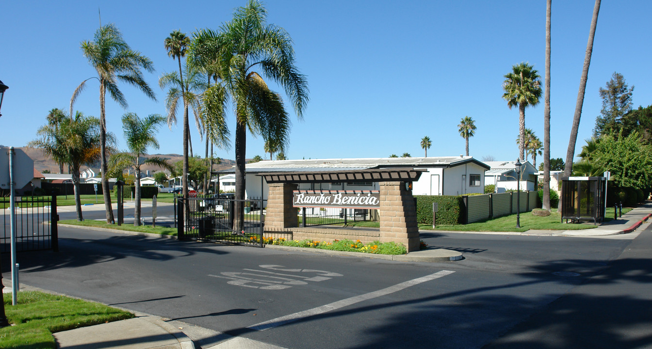 300 E H St in Benicia, CA - Building Photo