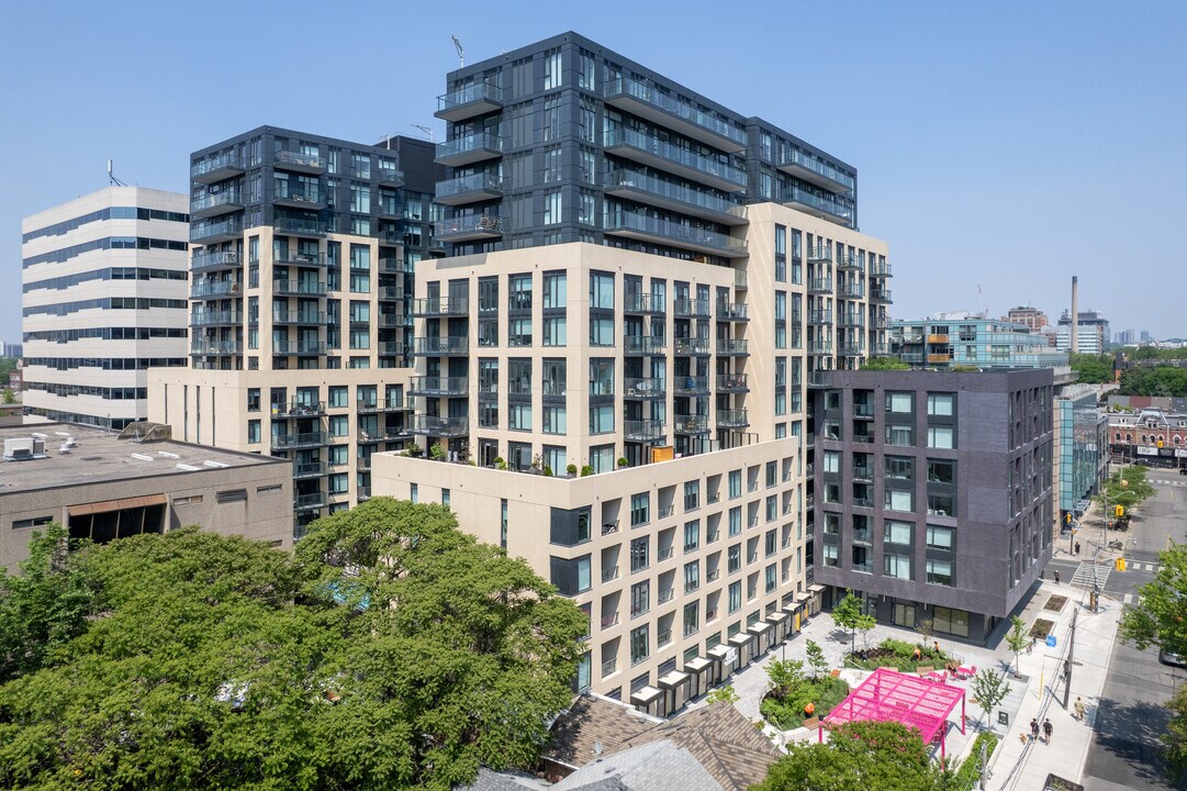 543 Richmond in Toronto, ON - Building Photo