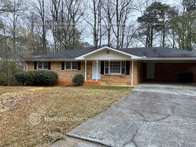 2926 Pine Hill Dr in Kennesaw, GA - Building Photo
