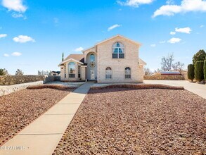 4572 Loma Linda Cir in El Paso, TX - Building Photo - Building Photo