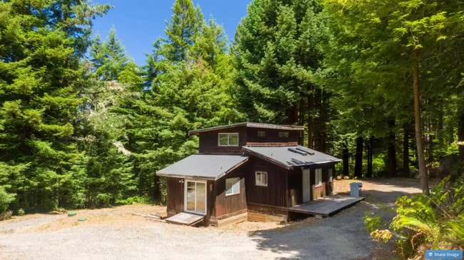 4612 Greenwood Heights Dr in Kneeland, CA - Building Photo - Building Photo
