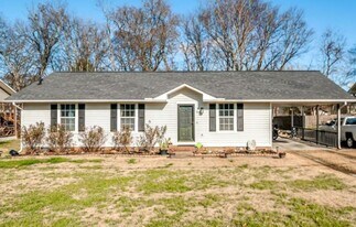 406 Chapman Ln in Columbia, TN - Building Photo