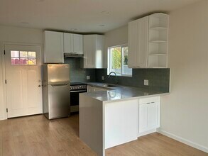 12671 Victoria Ave in Los Angeles, CA - Building Photo - Building Photo