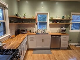 3895 Reading Rd, Unit 1 in Cincinnati, OH - Building Photo