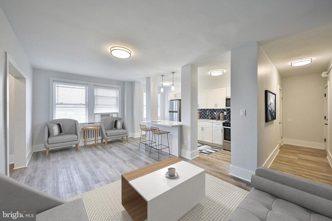 4247 Locust St, Unit 0B-610 in Philadelphia, PA - Building Photo - Building Photo