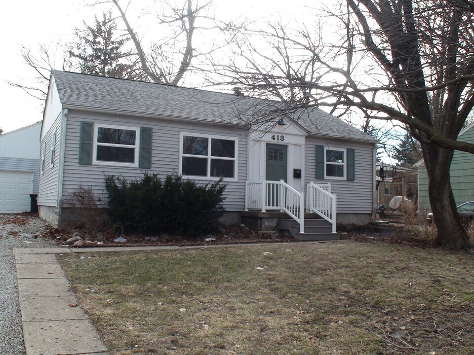 413 Hessel Blvd in Champaign, IL - Building Photo