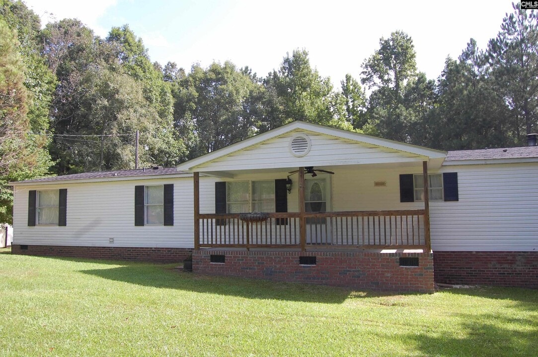 202 Duckbill Rd in Prosperity, SC - Building Photo