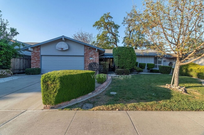 1217 Aberdeen Ave in Stockton, CA - Building Photo - Building Photo