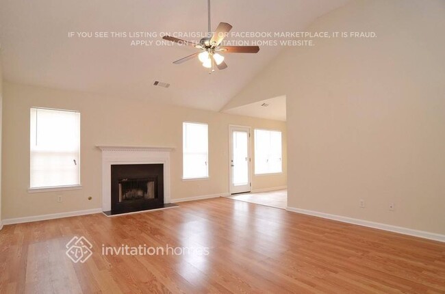 8040 Highland Pkwy in Fairburn, GA - Building Photo - Building Photo