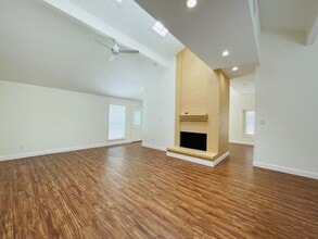 2123 Echo Ridge in Sugar Land, TX - Building Photo - Building Photo