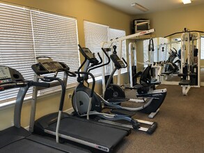 36027 Deer Creek Dr in Zephyrhills, FL - Building Photo - Building Photo