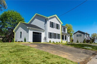 83 Cadora Ave in Warwick, RI - Building Photo - Building Photo