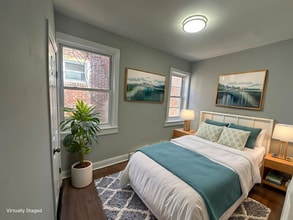 5824 Florence Ave in Philadelphia, PA - Foto de edificio - Building Photo