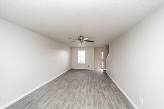 4560 Cedar Ridge Cove in Memphis, TN - Building Photo - Building Photo