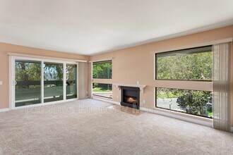 2302 Altisma Way in Carlsbad, CA - Building Photo - Building Photo