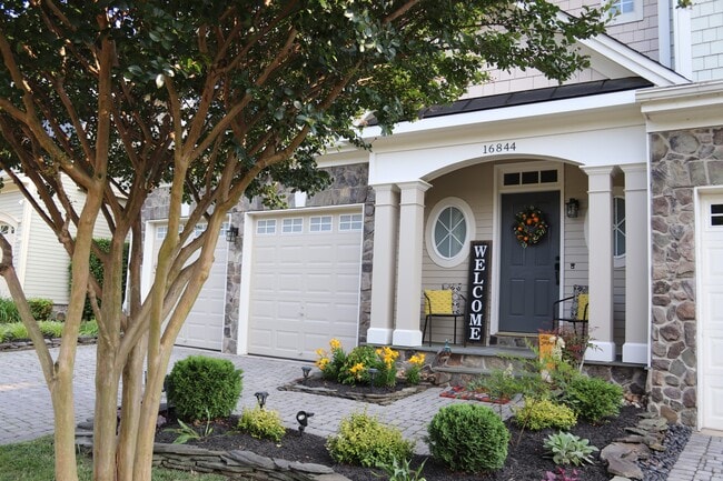16844 Panorama Dr in Woodbridge, VA - Building Photo - Building Photo