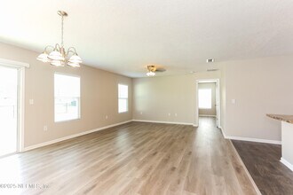 2438 Sea Palm Ave in Jacksonville, FL - Building Photo - Building Photo