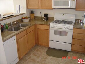 6400 Crescent Park E in Los Angeles, CA - Building Photo - Building Photo