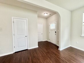 5133 Old Pughsville Rd in Chesapeake, VA - Building Photo - Building Photo