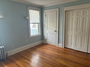 35 Richards Rd, Unit 2 in Watertown, MA - Foto de edificio - Building Photo