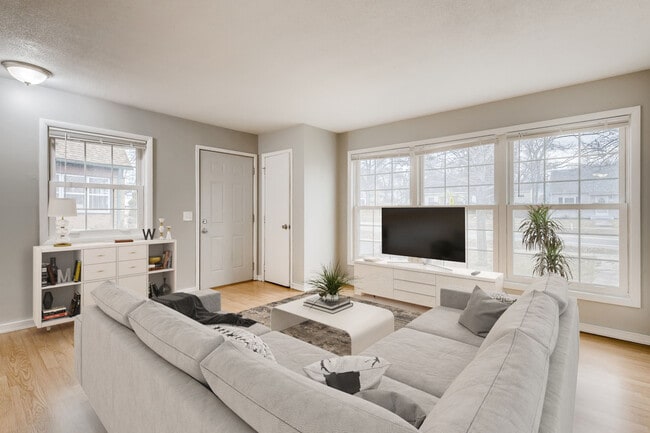 7306 Minnetonka Blvd in St. Louis Park, MN - Building Photo - Building Photo