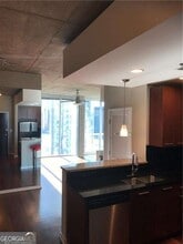 3324 Peachtree Rd NE in Atlanta, GA - Building Photo - Building Photo