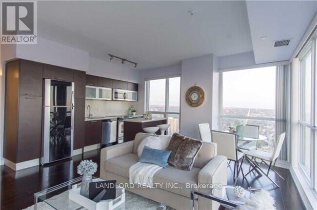 property at 386 Yonge St