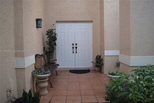 538 Slippery Rock Rd in Weston, FL - Building Photo