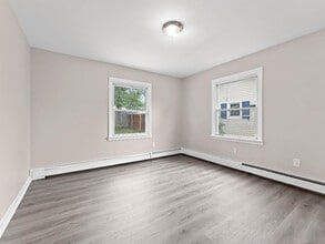27 Pond Ln in Willingboro, NJ - Building Photo - Building Photo