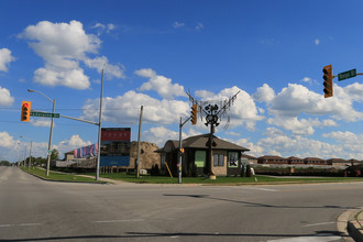 720 Yonge St in Barrie, ON - Building Photo - Building Photo