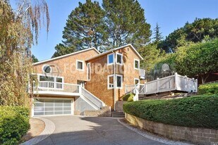 52 Paseo Mirasol in Tiburon, CA - Building Photo
