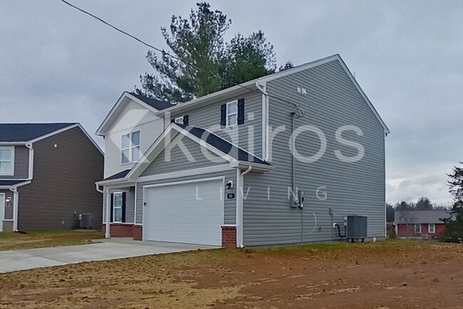 80 Stodmire Ct in Radcliff, KY - Building Photo - Building Photo