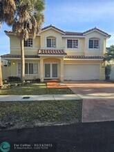 8908 NW 187th St in Hialeah, FL - Building Photo - Building Photo