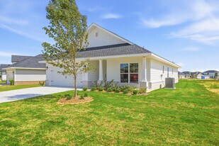 530 Alleyoak Ln in Freeport, FL - Building Photo