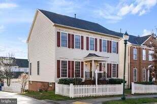 23209 Robin Song Dr in Clarksburg, MD - Building Photo