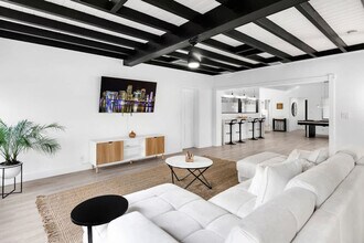 704 NE 2nd St in Pompano Beach, FL - Building Photo - Building Photo