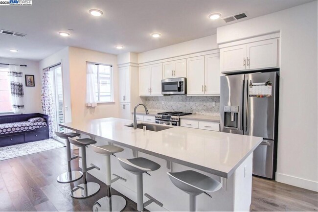 29322 Hub Ln in Hayward, CA - Building Photo - Building Photo