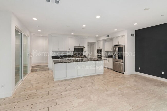 167 Tenor in Irvine, CA - Building Photo - Building Photo