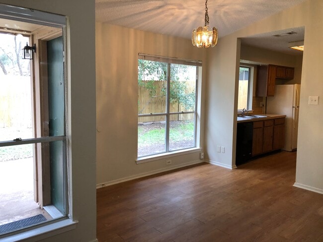 4504 Dorsett Oaks Cir, Unit B