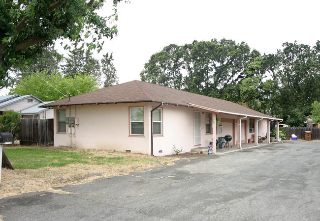 265 Douglas Ln in Pleasant Hill, CA - Building Photo - Building Photo