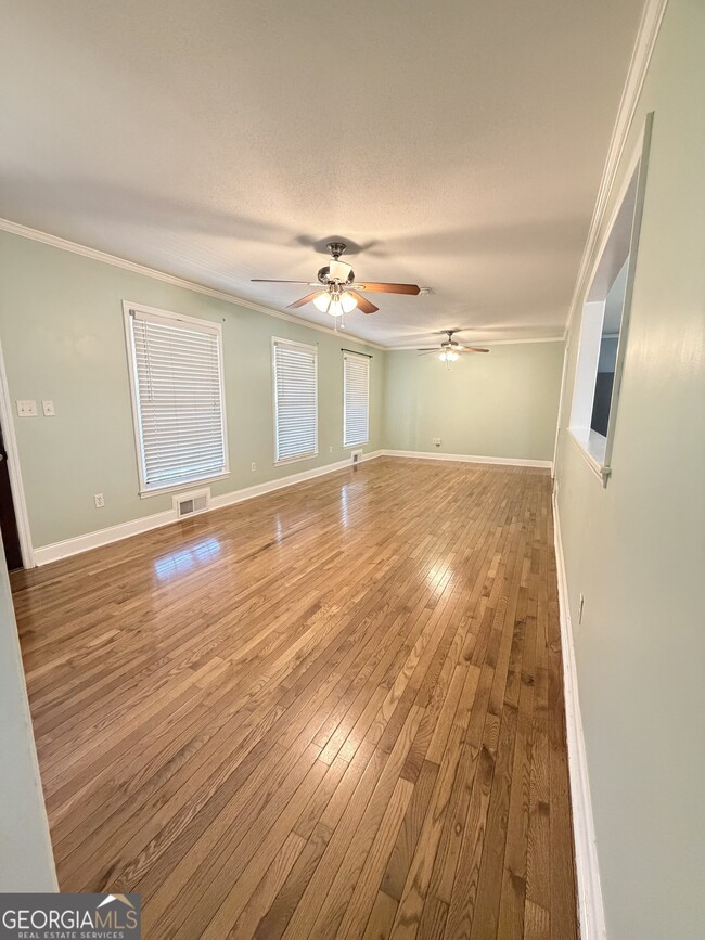 560 Greencrest Dr in Athens, GA - Building Photo - Building Photo