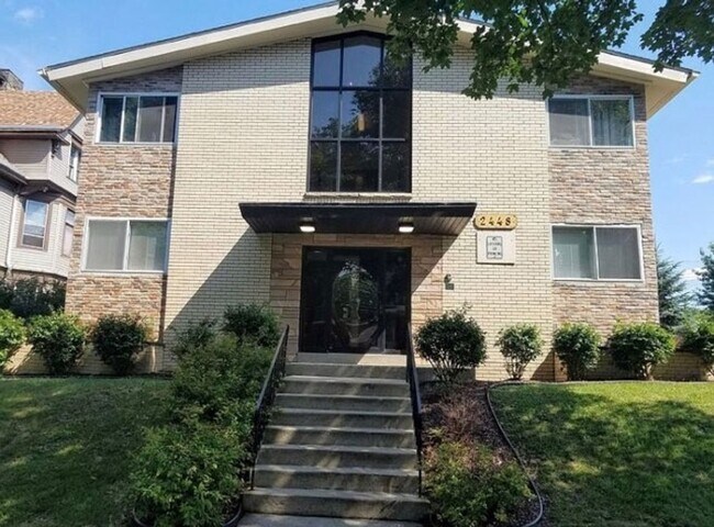 2448 W Kilbourn Ave in Milwaukee, WI - Building Photo - Building Photo